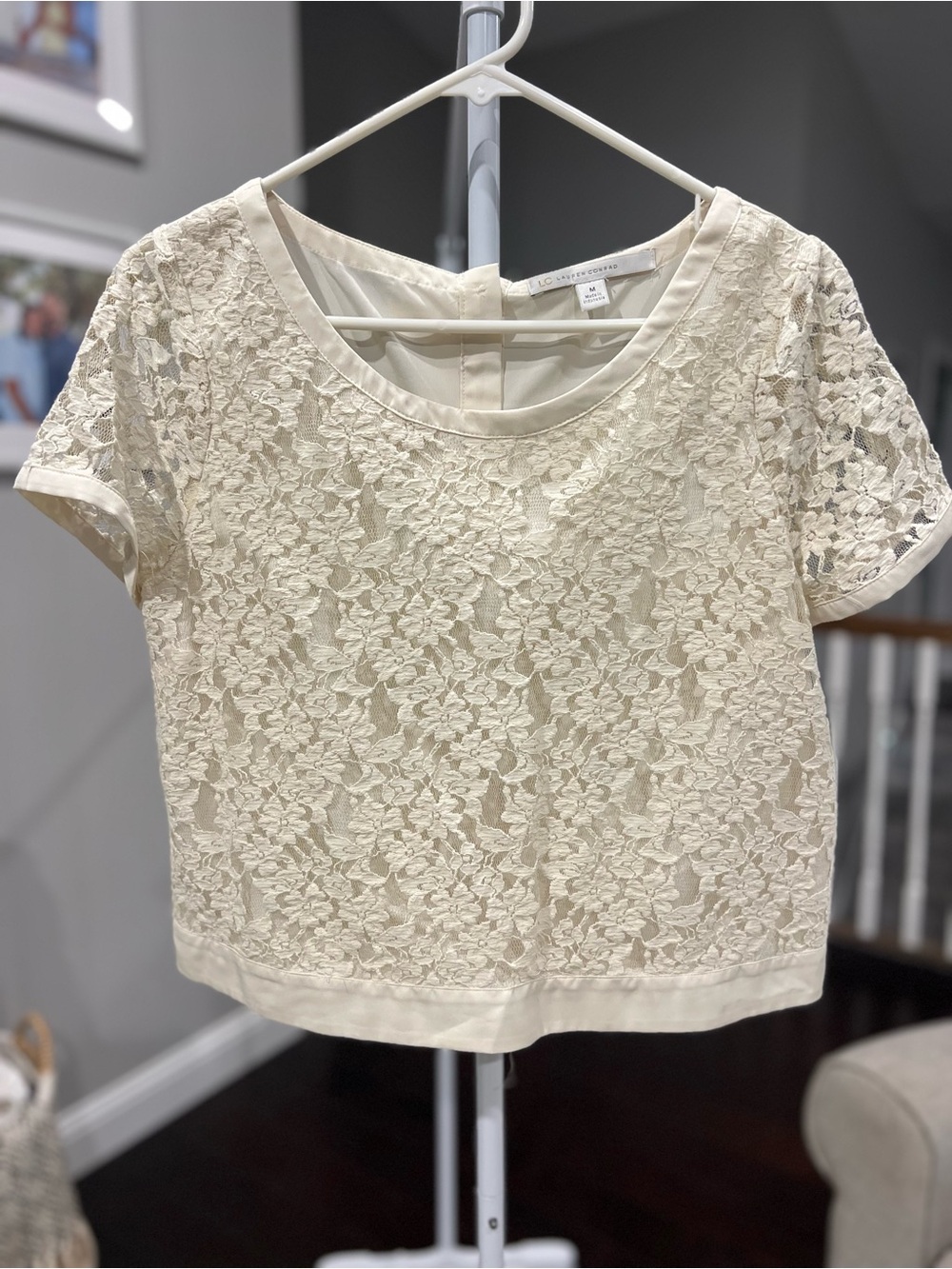 LC Lauren Conrad Cream Floral Lace Short Sleeve Blouse with Bows - Medium